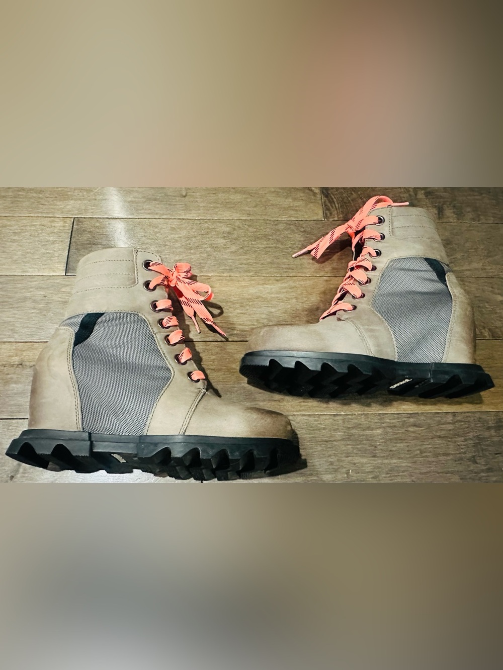 Women’s Sz 7 Quarry/Black Sorel Joan of Arctic Wedge III Lexie Lace-Up Boots